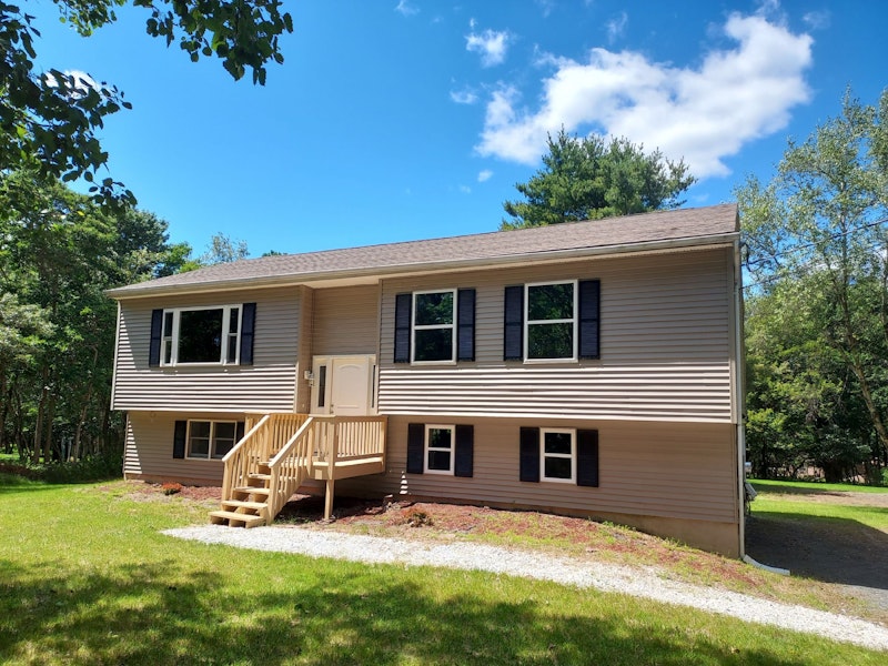 newly remodeled Bilevel home in a gated, amenity filled community 674